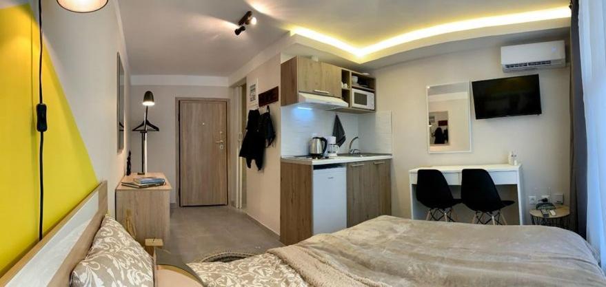 Center Deluxe Studio Apartment Thessaloniki Exterior photo